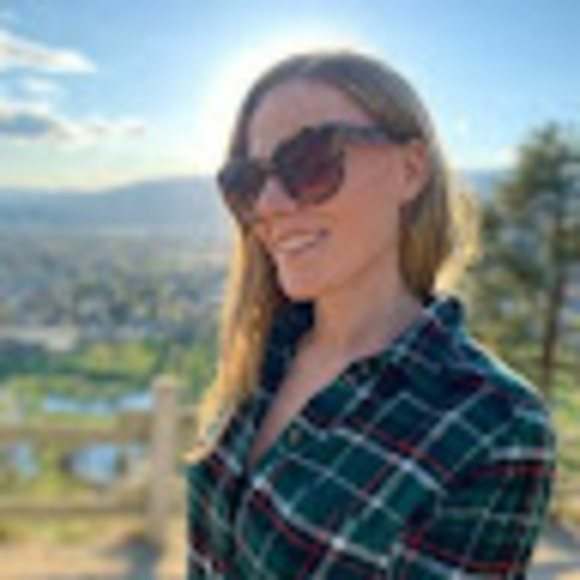 Meet your Posher, Jen - Picture 1 of 1